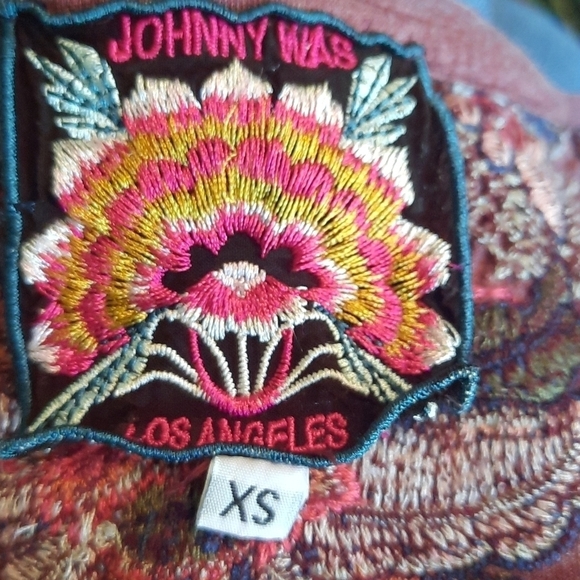 Johnny Was cold shoulder embroidered v neck top - Picture 3 of 9